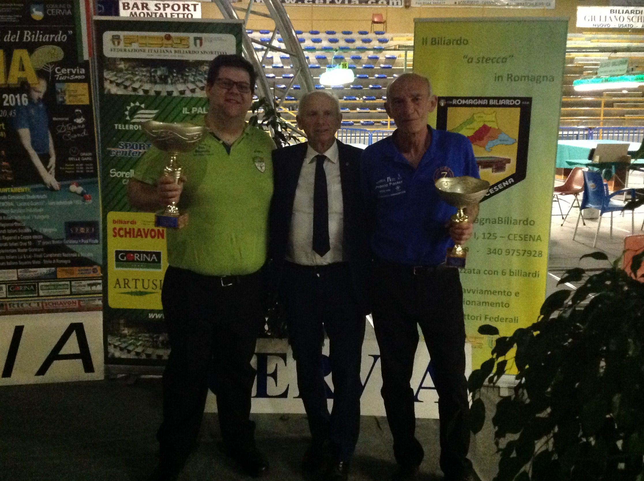 Il vincitore Giulianelli Bruno (CSB Baiocchi FC) e il 2° classificato Boni Oscar (CSB Settecrociari FC) con il Presidente Provinciale Naldi Luciano